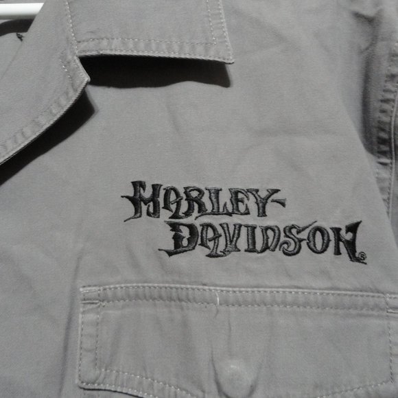 Harley Davidson Embroidered Button Down Work style shirt. EUC~Graphic - Picture 3 of 6